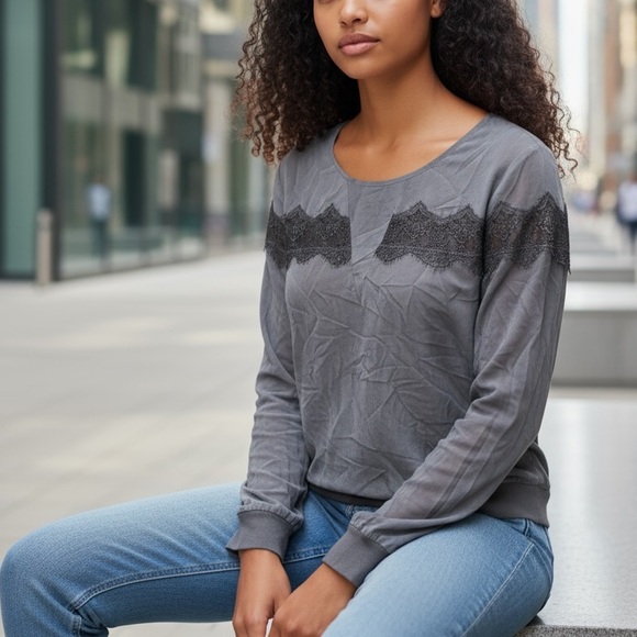 Gold Hawk silk blouse - Picture 1 of 7